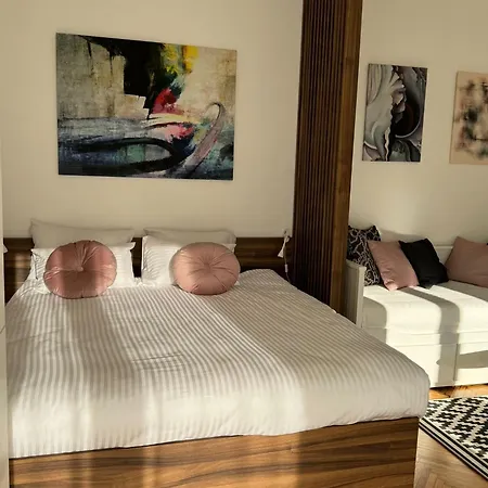 Διαμέρισμα Balconia Sunny In Centre Of