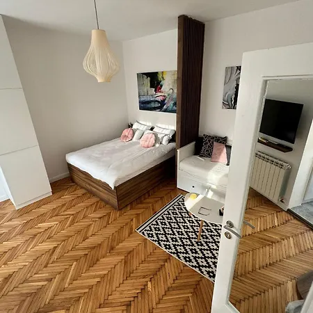 Balconia Sunny In Centre Of Διαμέρισμα *