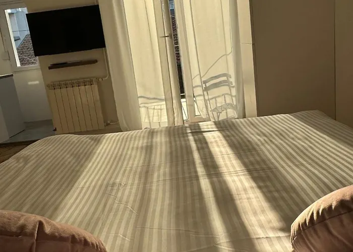 Balconia Sunny In Centre Of 아파트 *